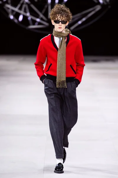 Look 48
